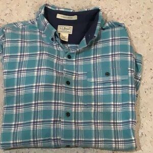 LL Bean men’s button Down Shirt Size Large